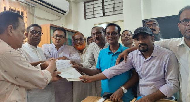 তাড়াশ পৌরসভা নির্বাচনে ৬১ জনের মনোনয়নপত্র জমা