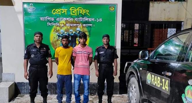 শ্রীবরদী সীমান্তে ১২৭ বোতল বিদেশী মদসহ গ্রেফতার ২