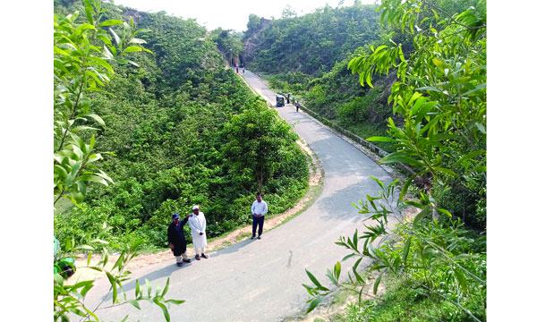 পর্যটনের অপার সম্ভাবনা মিনি বান্দরবান খ্যাত গোয়ালিয়ায়
