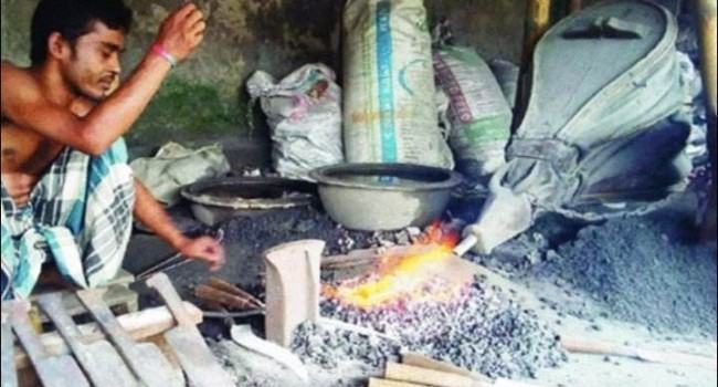 ‘চুলার আগুন কমে গেলে পেটে ক্ষুধার আগুন বাড়ে’