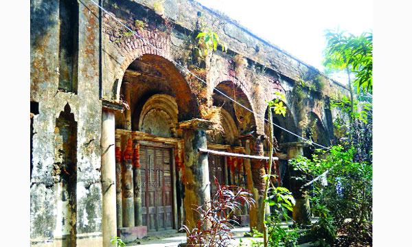 মিরসরাইয়ে নিশ্চিহ্নপ্রায় জমিদার রায় বাহাদুরের অট্টালিকা