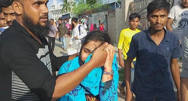 কালিয়াকৈরে কারখানা চালু ও বোনাসের দাবিতে শ্রমিকদের বিক্ষোভ, আহত ১২