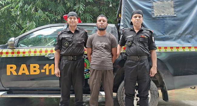 নোয়াখালীতে যাবজ্জীবন সাজাপ্রাপ্ত বাস ড্রাইভার গ্রেফতার