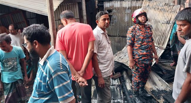 চৌগাছায় আগুন লেগে ৩টি দোকান ভস্মীভূত