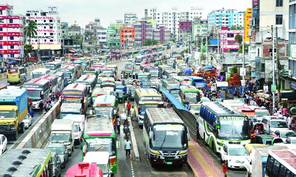 ঢাকা থেকে বের হতেই ৪ ঘণ্টা