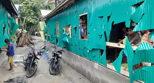 ভোলায় আ’লীগের দুই পক্ষের সংঘর্ষ, একজন গুলিবিদ্ধসহ আহত ২০