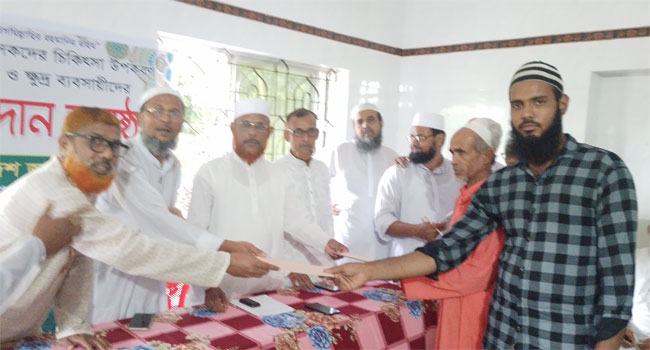 চৌগাছায় জামায়াতের উদ্যোগে নগদ অর্থ ও চিকিৎসা সরঞ্জাম বিতরণ