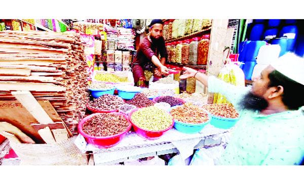 কক্সবাজারে মসলার বাজারে উত্তাপ