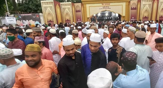 জাতীয় ঈদগাহে প্রধান জামাত অনু‌ষ্ঠিত