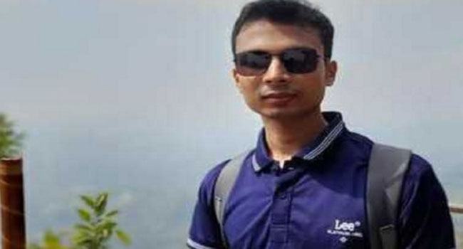 রাজবাড়ীতে মাইক্রোবাসের চাপায় নৌবাহিনীর কর্মকর্তা নিহত