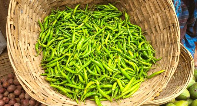 একটা কাঁচা মরিচের দাম এক টাকা