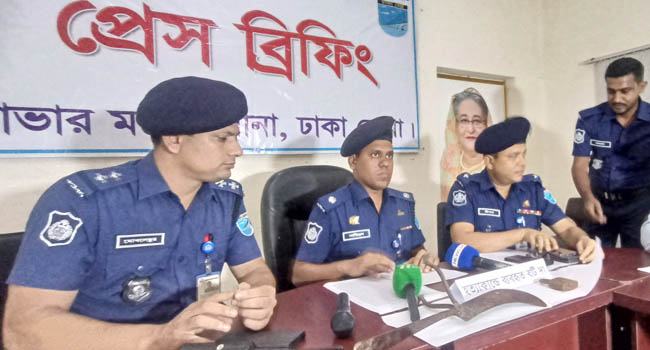 সাভারে পরকিয়ায় বাধা দেয়ায় স্বামীর গলা কেটে হত্যা