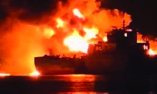 সুগন্ধা নদীতে ট্যাংকারে আবারো বিস্ফোরণ : পুলিশসহ আহত ১৪