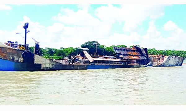 সাগর নন্দিনীর-২ জাহাজে জ্বালানি থাকার আশঙ্কায় আতঙ্ক কাটেনি উদ্ধাকারীদের