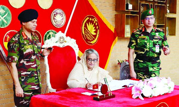 দেশে-বিদেশে মানুষের পাশে দাঁড়ানোয় সশস্ত্রবাহিনীর প্রশংসা প্রধানমন্ত্রীর