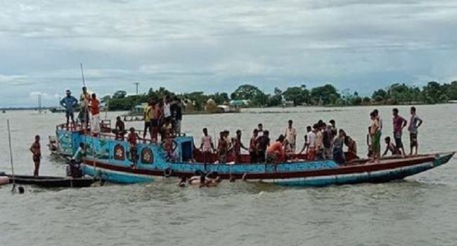রাঙ্গাবালীতে তীব্র ঢেউয়ে যাত্রীবাহী ট্রলারডুবি