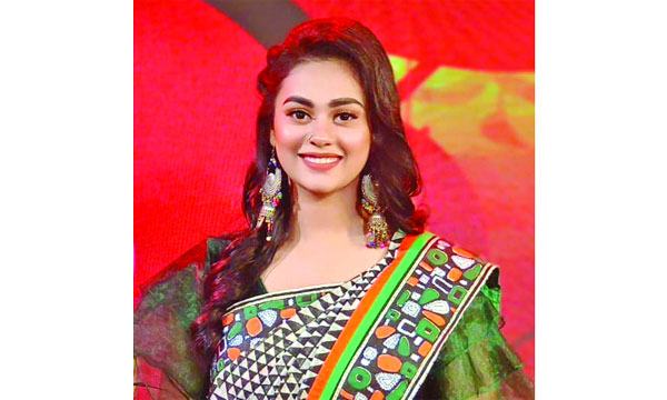 আবারো মুগ্ধতা ছড়ালেন তিন্নি