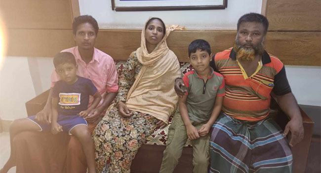 নিখোঁজের ৩৬ দিন পর মায়ের কোলে শিশু আবু বক্কর