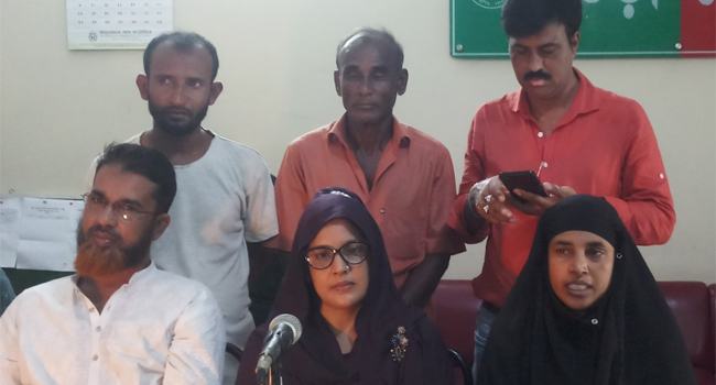 বগুড়ায় বাবা-মেয়ের পাল্টাপাল্টি সংবাদ সম্মেলন