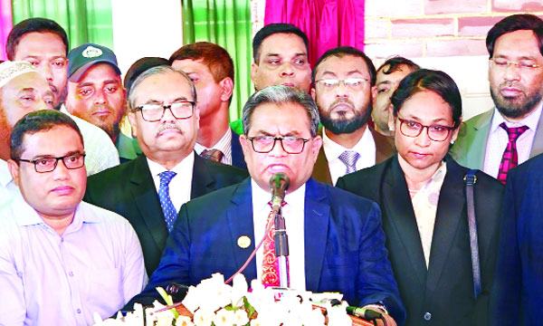 ন্যায়বিচারের আশায় মানুষ আদালত প্রাঙ্গণে ঘুরবে, এটা হয় না