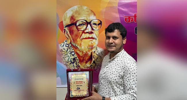 আল মাহমুদ পুরস্কার পেলেন আবিদ আজম