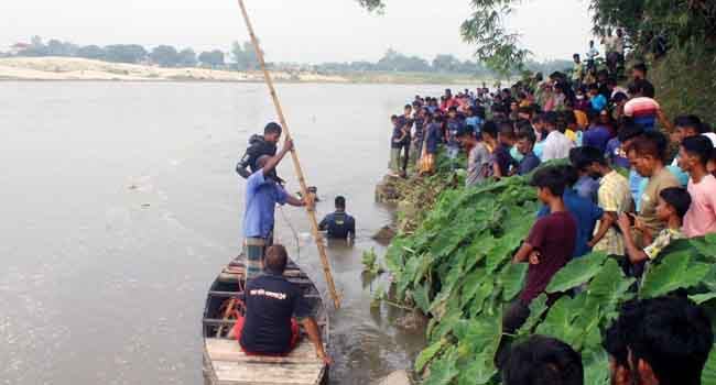 দিনাজপুরে ঢেপা নদী থেকে অজ্ঞাত ব্যক্তির লাশ উদ্ধার