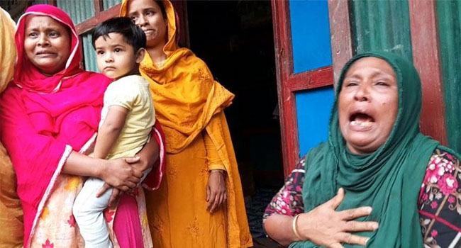 ছোট ছেলেকে হারিয়ে কাঁদছে সজীবের মা-বাবা