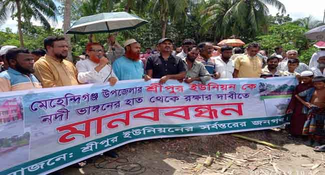 নদী ভাঙনে নিঃস্ব শ্রীপুরের শত শত পরিবার, বিলিন হচ্ছে শিক্ষাপ্রতিষ্ঠান