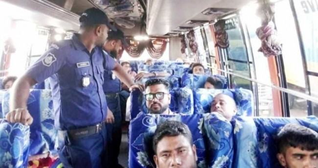 ঢাকা-চট্টগ্রাম মহাসড়কে পুলিশের তল্লাশি