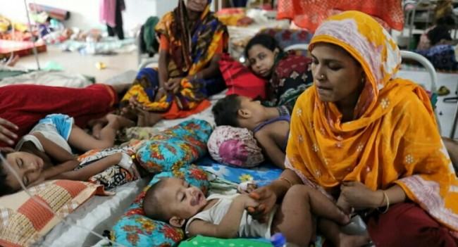 ডেঙ্গু : মৃতের সংখ্যা ২০০ ছাড়াল, একদিনে রেকর্ড ২৪১৮ জন হাসপাতালে ভর্তি