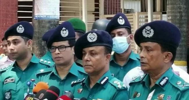 পর্যাপ্ত নিরাপত্তা নিশ্চিত করে আগামীকাল উভয় সমাবেশের অনুমতি দেয়া হবে : ডিএমপি কমিশনার