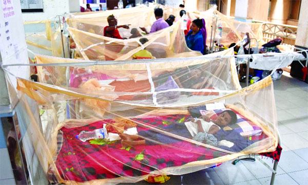ঢাকার বাইরে বাড়ছে ডেঙ্গু মৃত্যু ১০, ভর্তি ২৩৬১