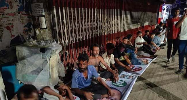 রাস্তা-ফুটপাতে রাত কাটালেন বিএনপি নেতাকর্মীরা