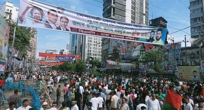 ভোর থেকেই জনতার স্রোত ঢুকছে নয়া পল্টন