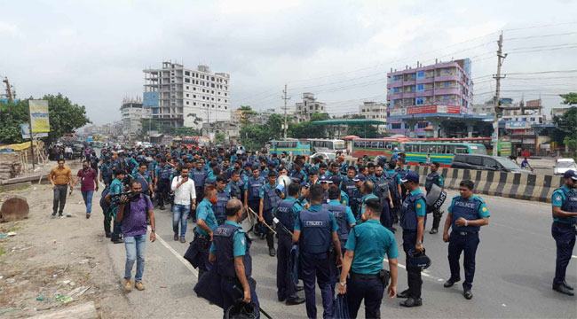 বিএনপি-পুলিশের সংঘর্ষে থমথমে রাজধানী