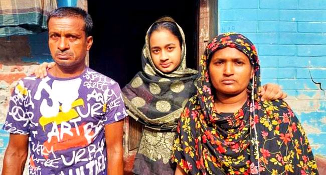 ভ্যানচালক বাবার বাতিঘর পায়েল