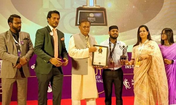 ফ্রিল্যান্সিং কমিউনিটি লিডার অ্যাওয়ার্ড পেলেন বরিশালের সালেহীন সানি