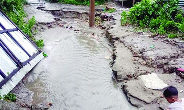 রায়পুরায় আধা কিলো কাঁচা রাস্তার জন্য দুর্ভোগ