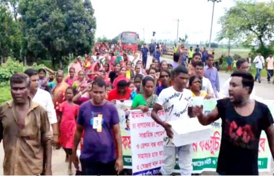 ঢাকা-সিলেট মহাসড়কে চা শ্রমিকদের বিক্ষোভ