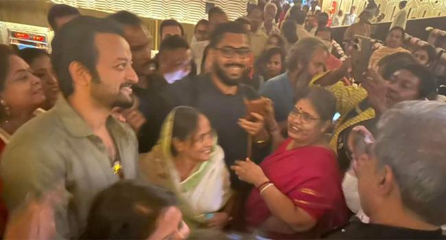 কলকাতায় এবারের অভিজ্ঞতা আমাকে মুগ্ধ করেছে : সায়মন সাদিক