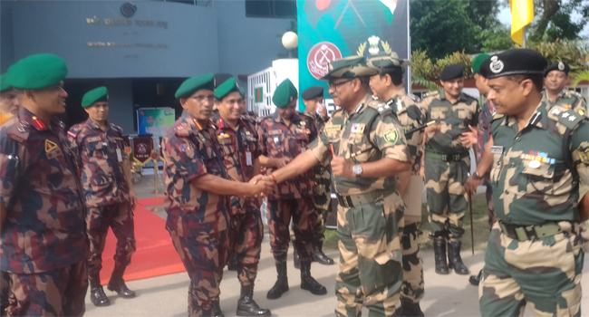দর্শনায় বিজিবি-বিএসএফ সেক্টর কমান্ডার পর্যায়ে পতাকা বৈঠক অনুষ্ঠিত