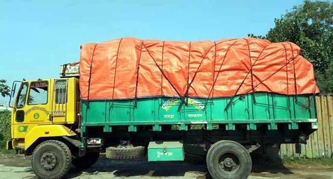 ১৩ লাখ টাকার রসুন নিয়ে লাপাত্তা ট্রাকচালক