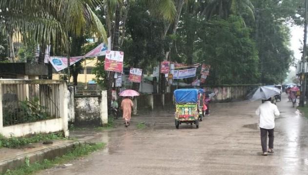 ভোলায় টানা বৃষ্টি : দুর্ভোগের পাশাপাশি বয়ে এনেছে আমন আবাদে অর্শিবাদ