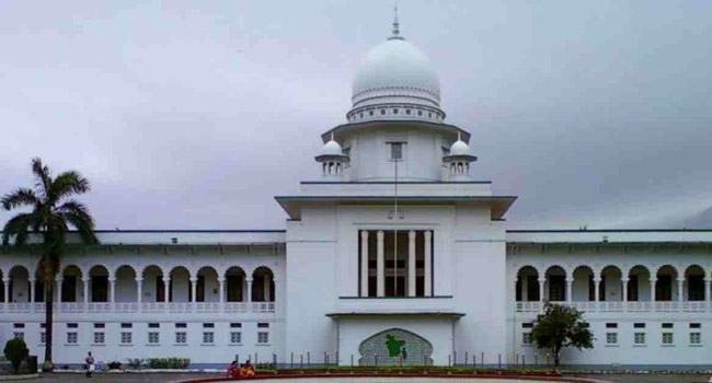 সুপ্রিম কোর্ট বারে ভাঙচুর : ১৪ আইনজীবীর জামিন, ৪ জনকে আত্মসমর্পণের আদেশ