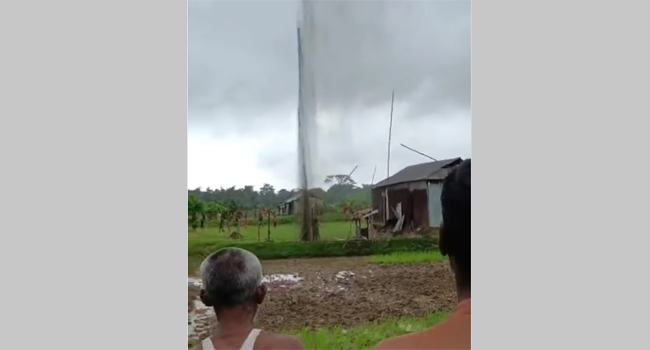 দোয়ারাবাজারে নলকূপ বসাতে গিয়ে একাধিক স্থানে মিলল গ্যাসের সন্ধান