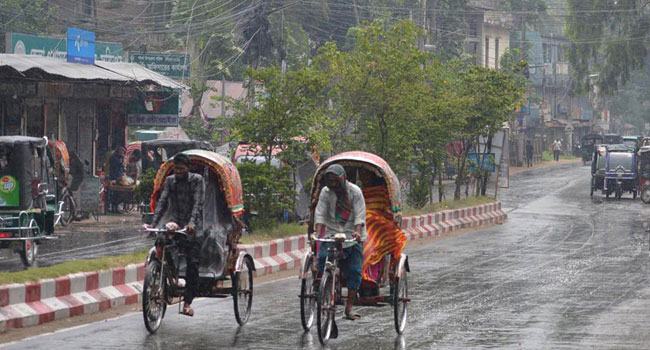 টানা বৃষ্টিতে ঢাকার বাতাসের মানে উন্নতি