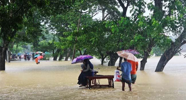 সাজেকে আটকা দেড় শতাধিক পর্যটক
