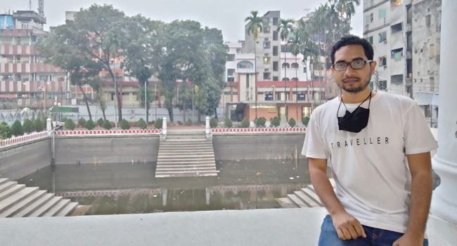 বাবার মৃত্যু, মায়ের ক্যান্সার সব প্রতিবন্ধকতা কাটিয়ে বিসিএস ক্যাডার আবু বক্কর
