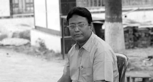 পত্মীতলায় মোটরসাইকেলের মুখোমুখি সংঘর্ষে স্কুলশিক্ষক নিহত