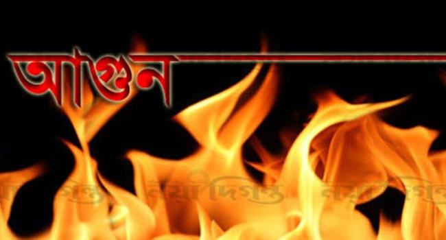 চট্টগ্রামে কেডিএস টেক্সটাইলের কারখানা ভবনে আগুন